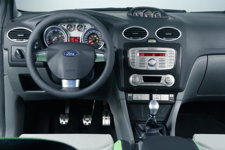  Ford Focus RS Concept 2008 года  (фото 8 из 33)